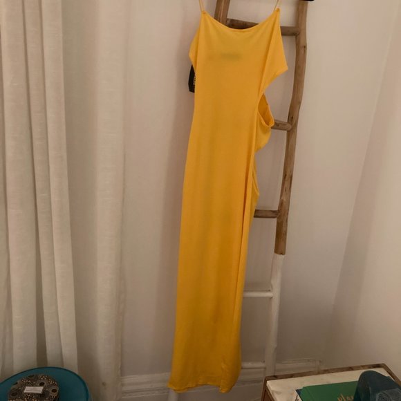 First Distraction The Label cut-out side midi dress with thigh slit in yellow - Picture 8 of 11